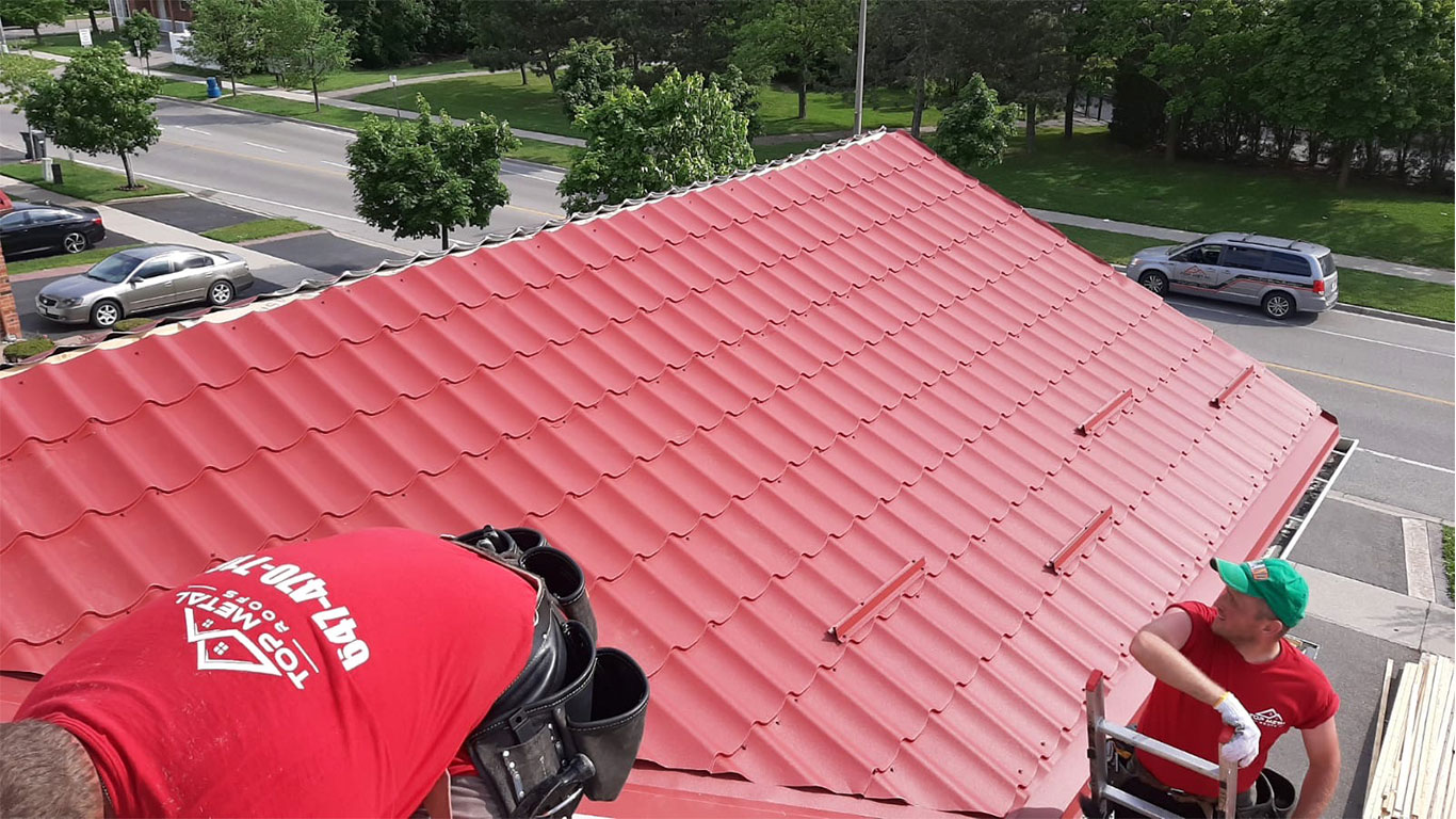 red-metal-roof-installation-markham